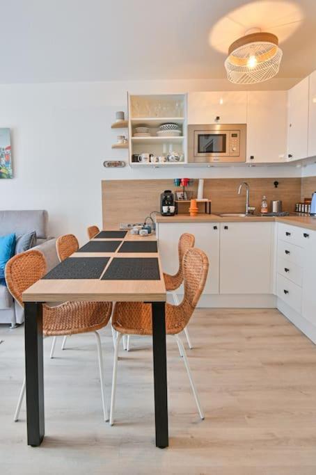 Appartement Avec Terrasse, Piscine, Parking, Honfleur Екемовіль Екстер'єр фото